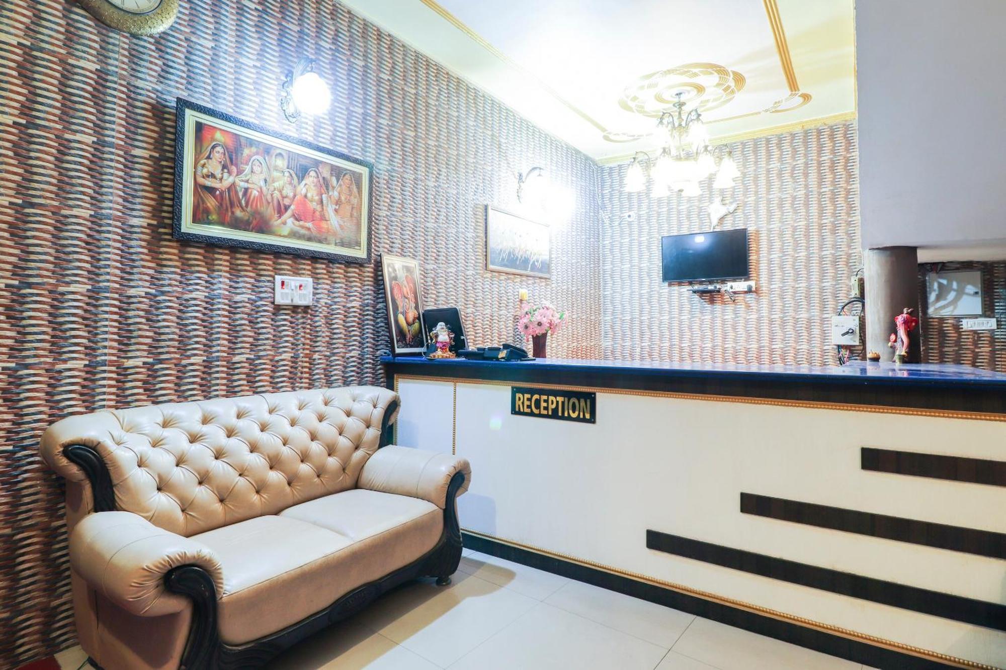 Oyo Hotel Rajendra Khalilabad Exterior foto